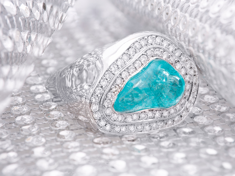 Richard Hans Becker, Idar-Oberstein, Stand H3.202, Ring mit Paraiba Turmalin